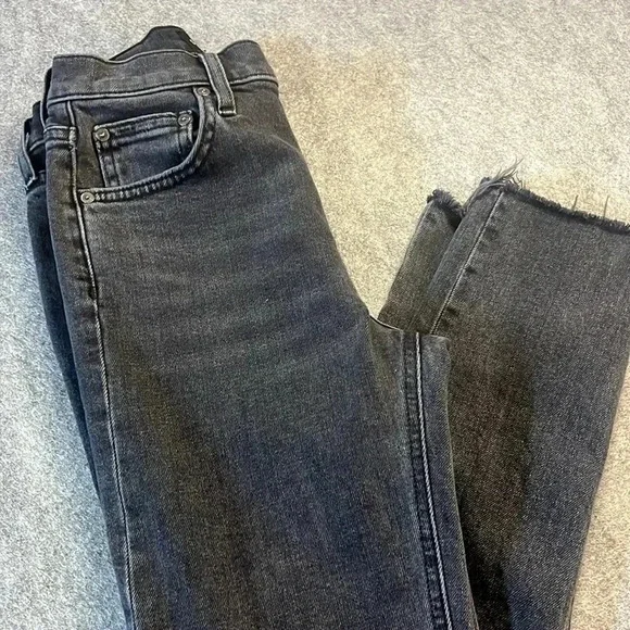 Denim Forum Yoko High Rise Slim in Distressed Black 24*27 - Picture 5 of 9